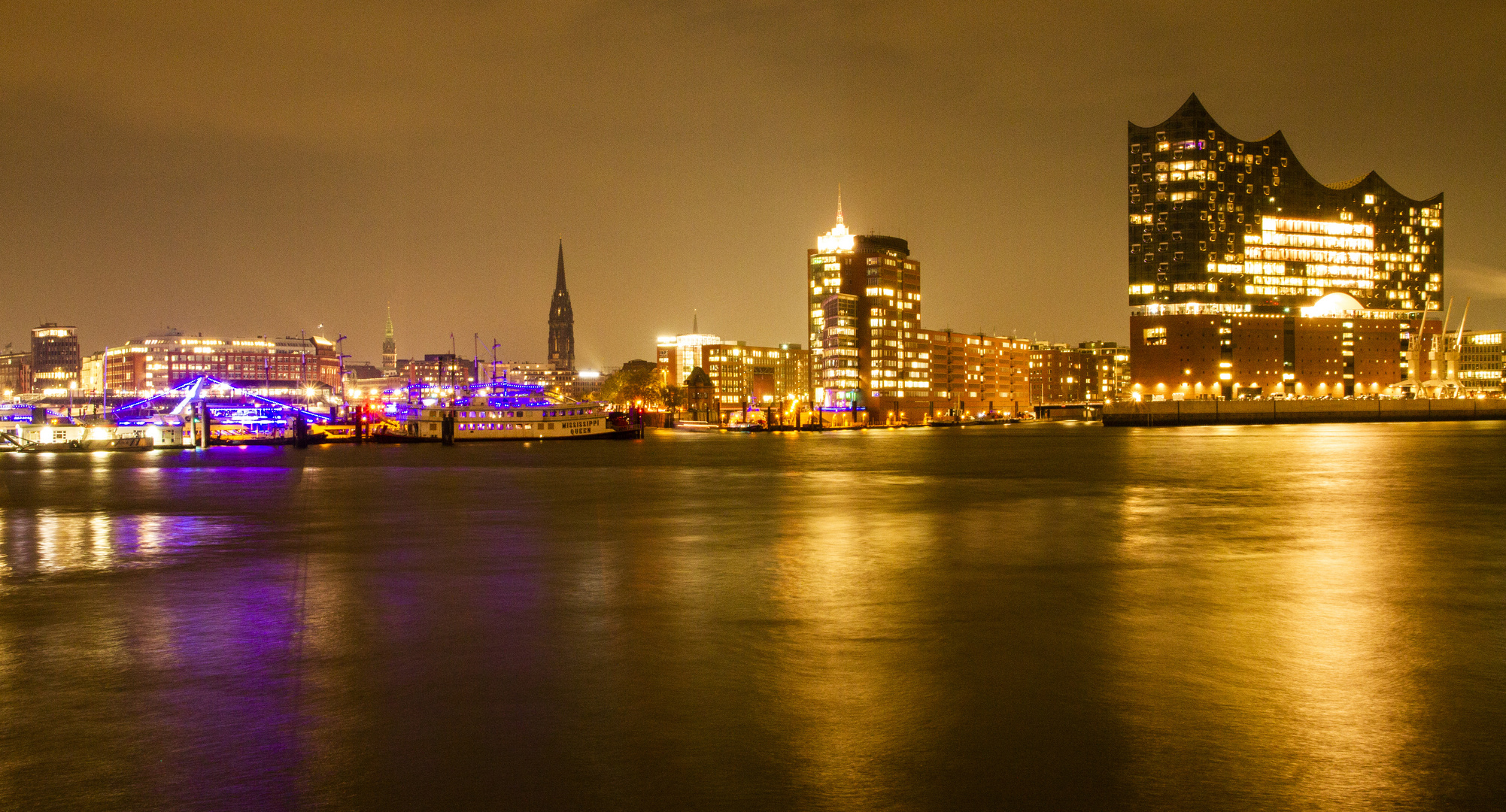 Elbphilharmonie Hamburg warm