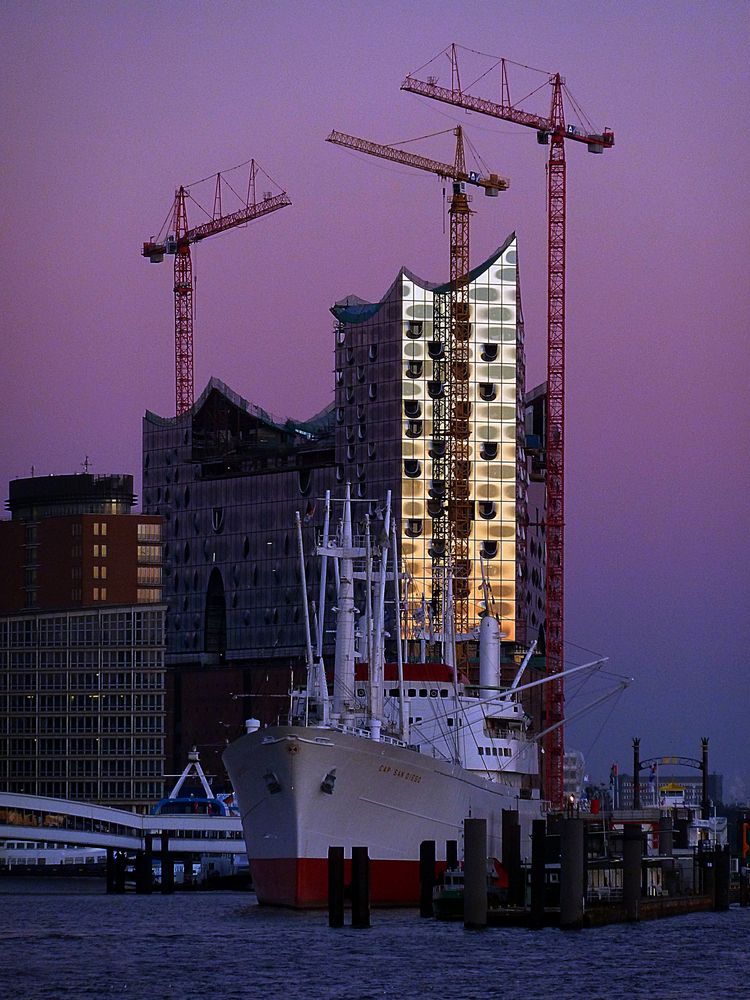 Elbphilharmonie im Abendrot