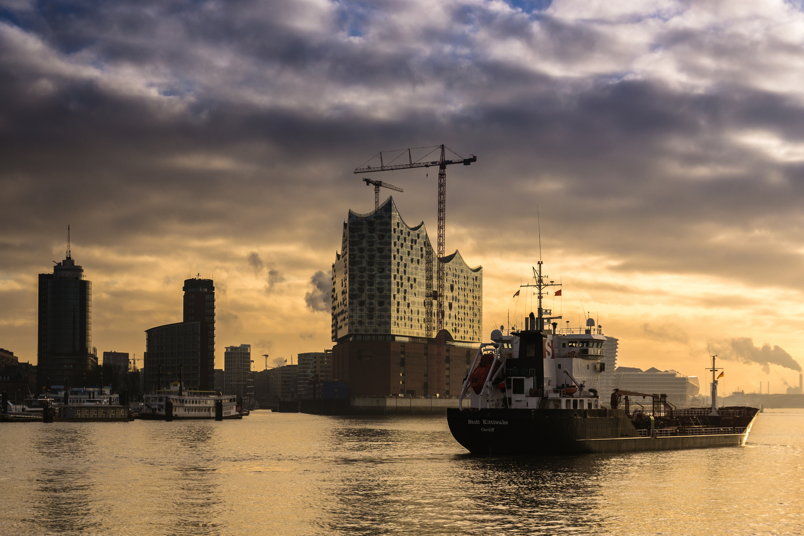 Elbphilharmonie im Morgenlicht II