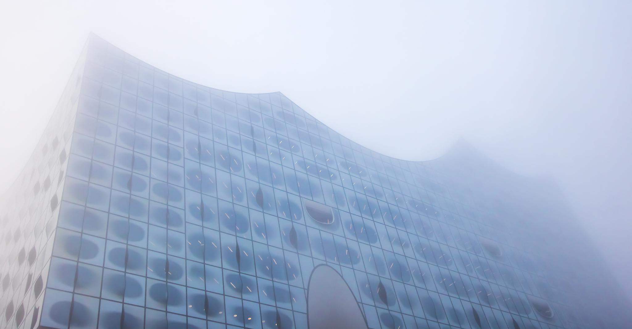 Elbphilharmonie im Nebel