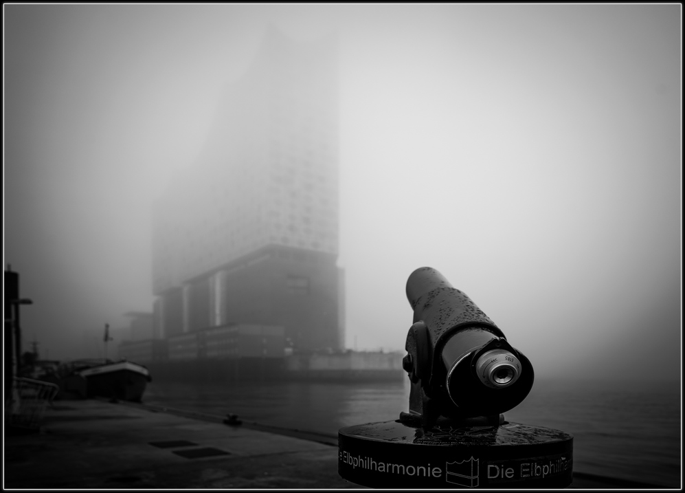 Elbphilharmonie (im Nebel)