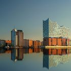 Elbphilharmonie in abstrakter Spiegelung