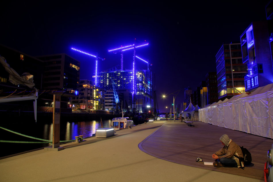 Elbphilharmonie in Blau