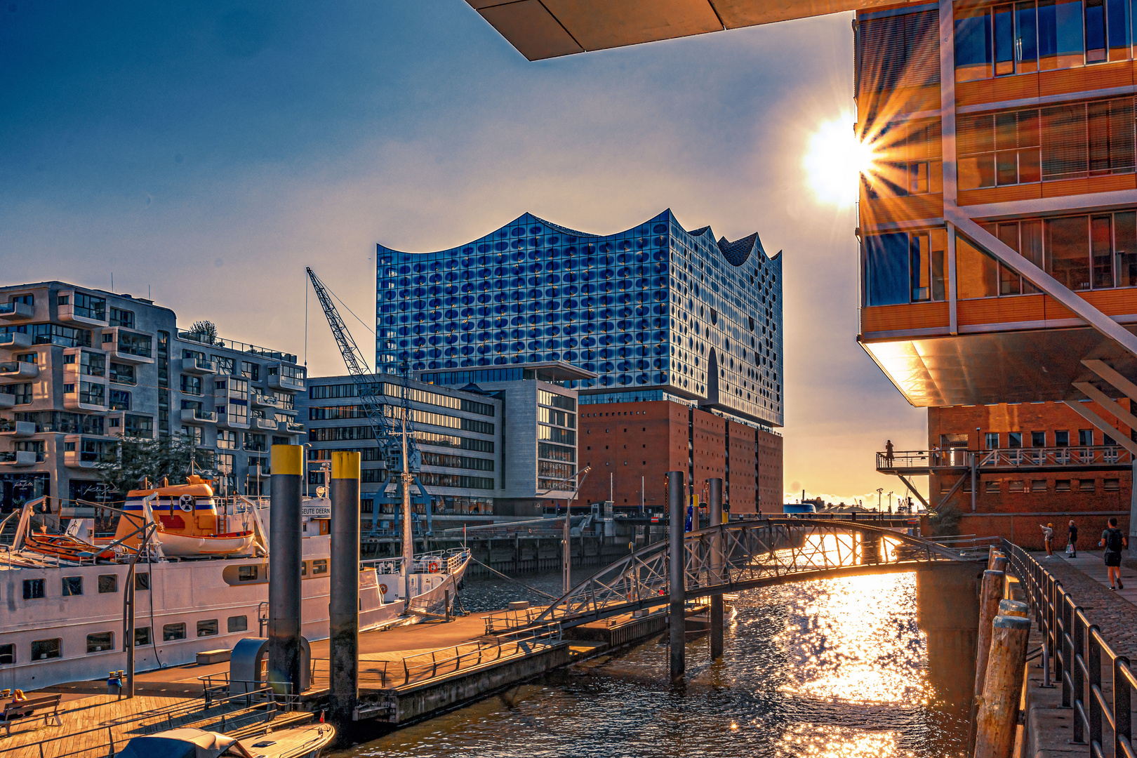 Elbphilharmonie in der Abendsonne