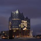 Elbphilharmonie in der blauen Stunde