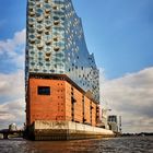 Elbphilharmonie in Hochformat