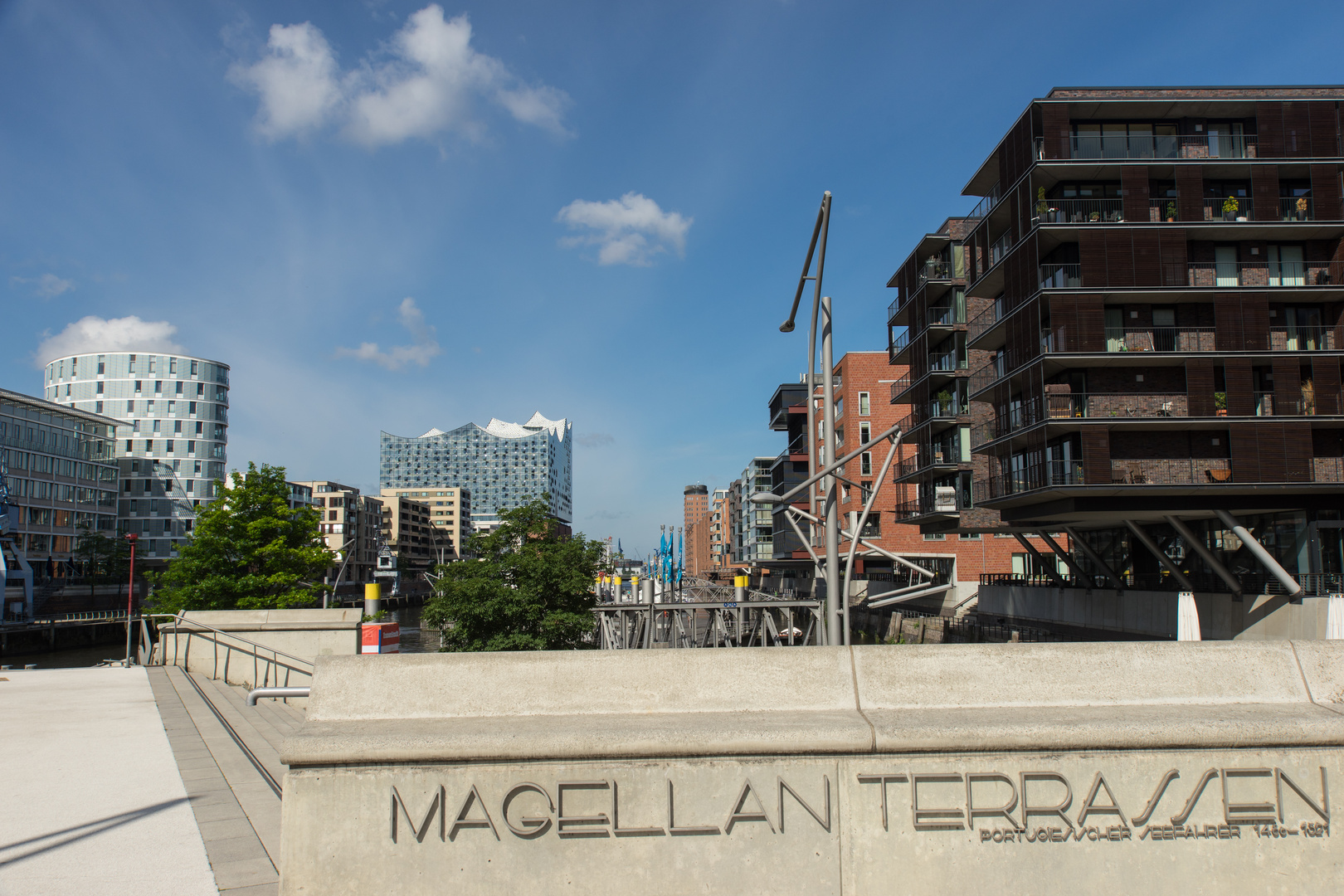 Elbphilharmonie  & Magellan Terrrassen