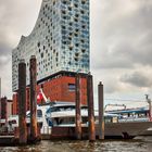 Elbphilharmonie mit Schiffspfählen