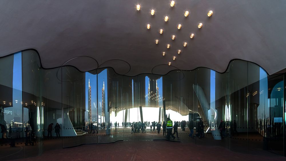 Elbphilharmonie ... Taylor Wessing (früher HTC-Tower) four times