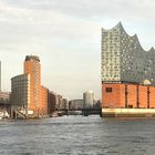 Elbphilharmonie und Blick in den Sandtorhafen