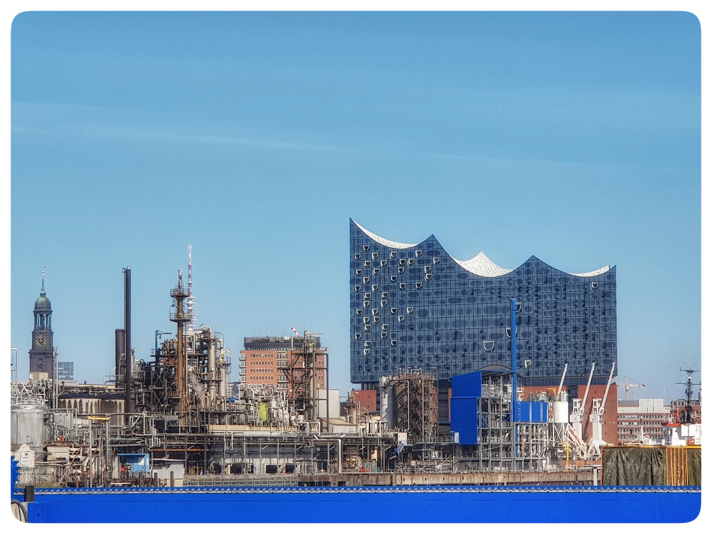 Elbphilharmonie und Industrie