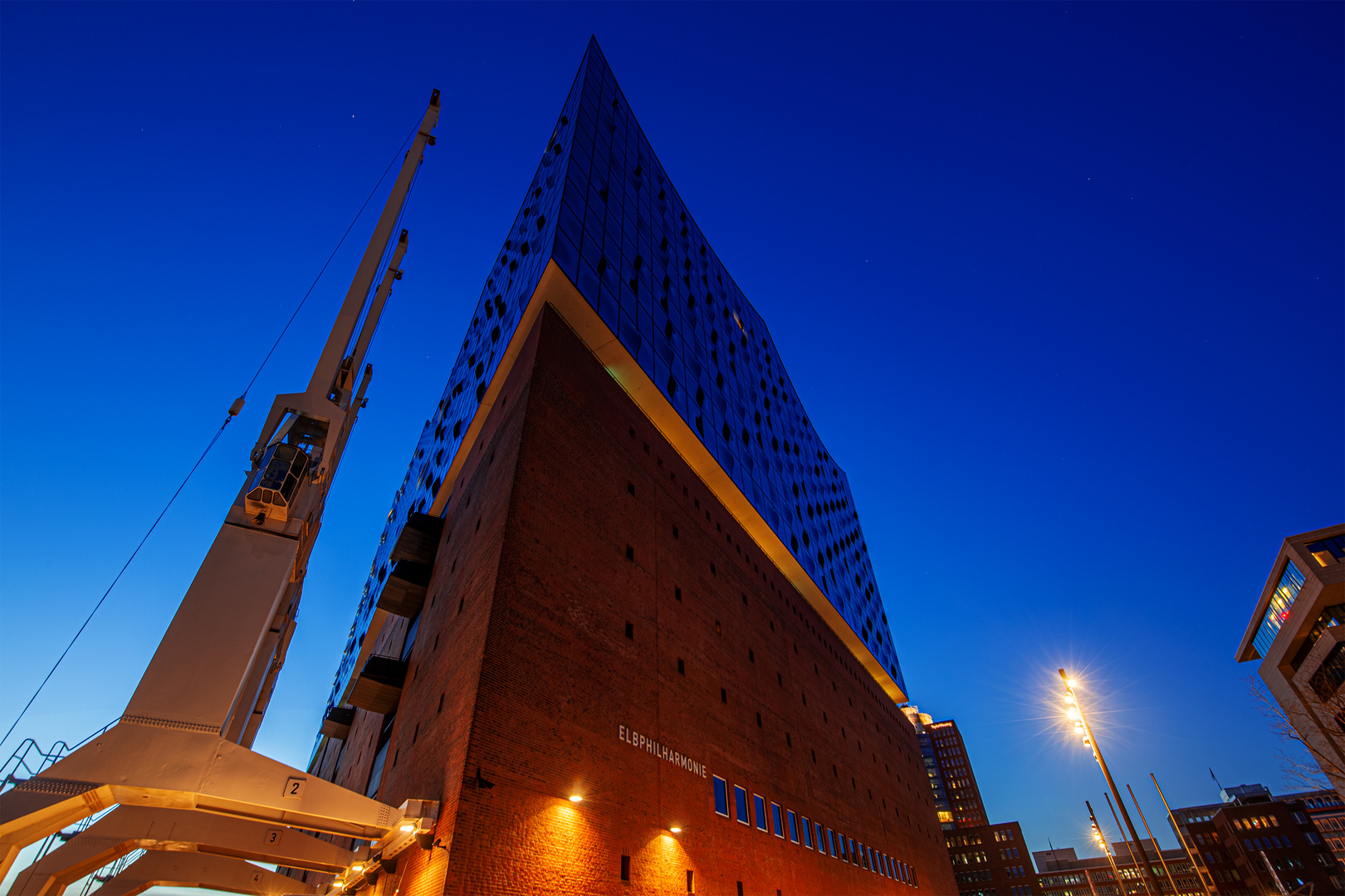 Elbphilharmonie von unten