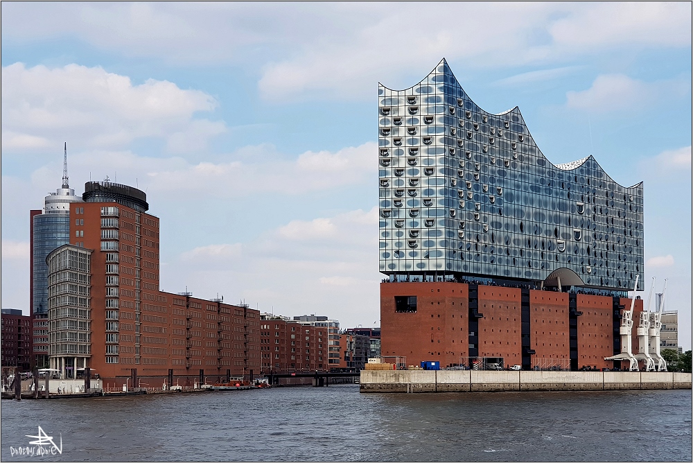 Elbphilharmonie vue de l'Elbe