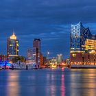 Elbphilharmonie zur blauen Stunde 