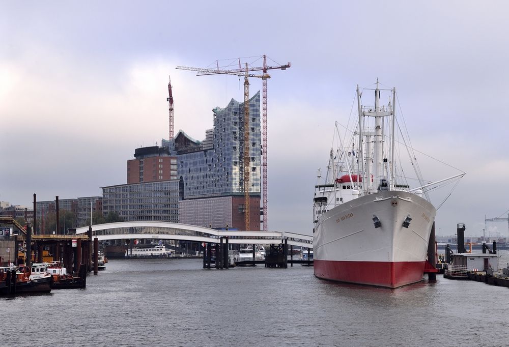 Elbphilharmonie_Cap San Diego