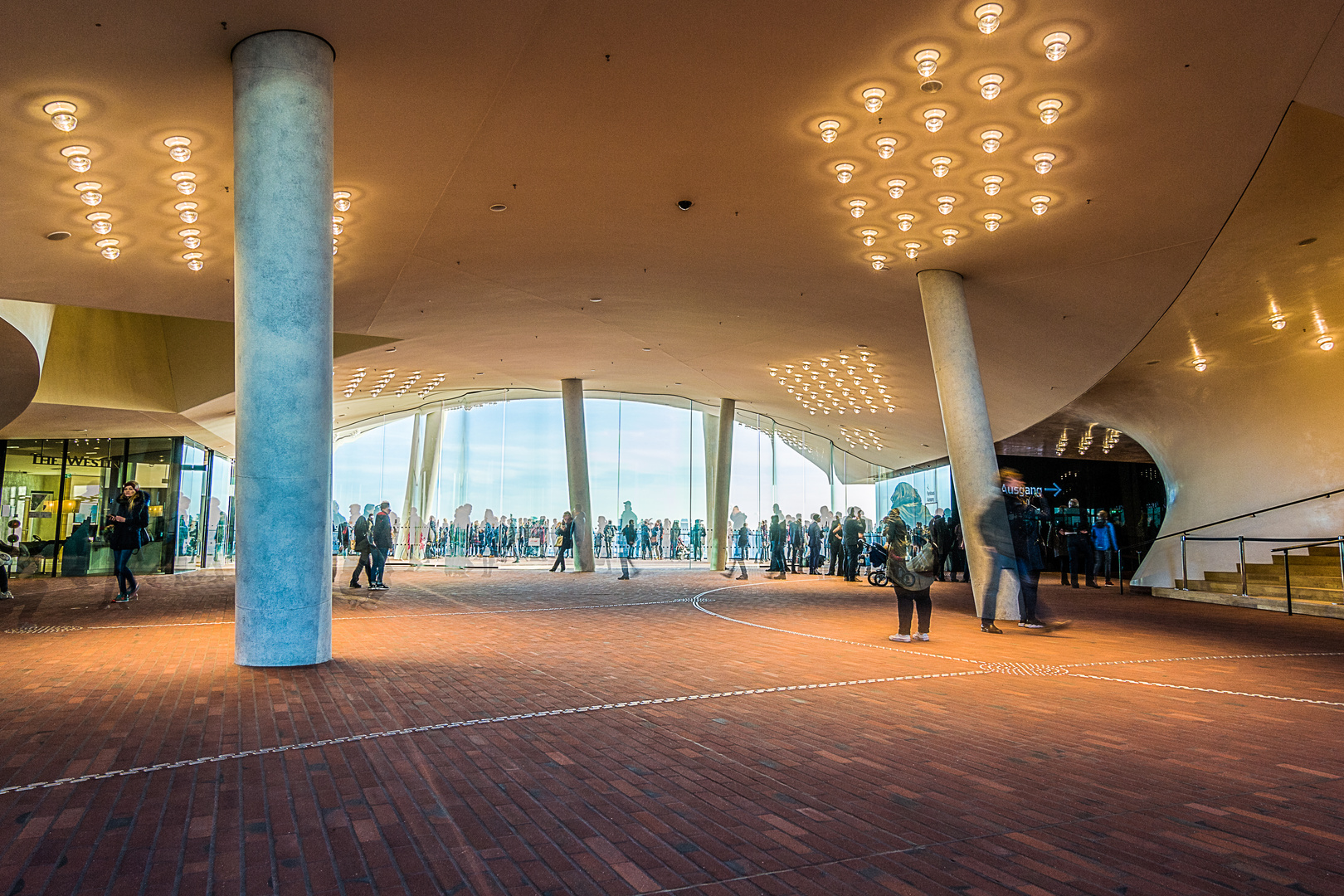 Elbphilharmonie_Plaza_II