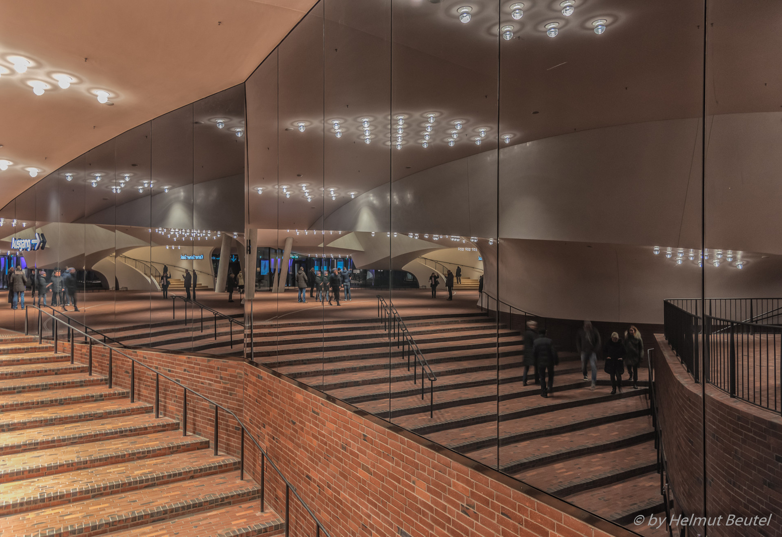 Elbphilharmonische Spiegelung 4