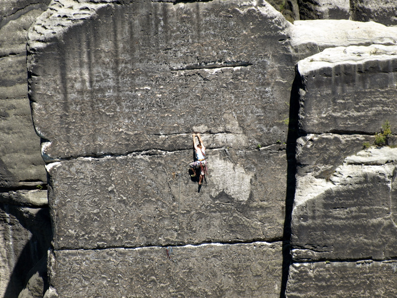 Elbsandsteingebirge "cliffhanger"