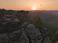 Elbsandsteingebirge im Morgenlicht