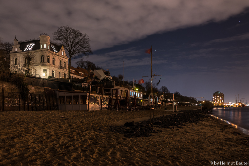 Elbstrand Strandperle @night