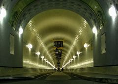 Elbtunnel - farbig