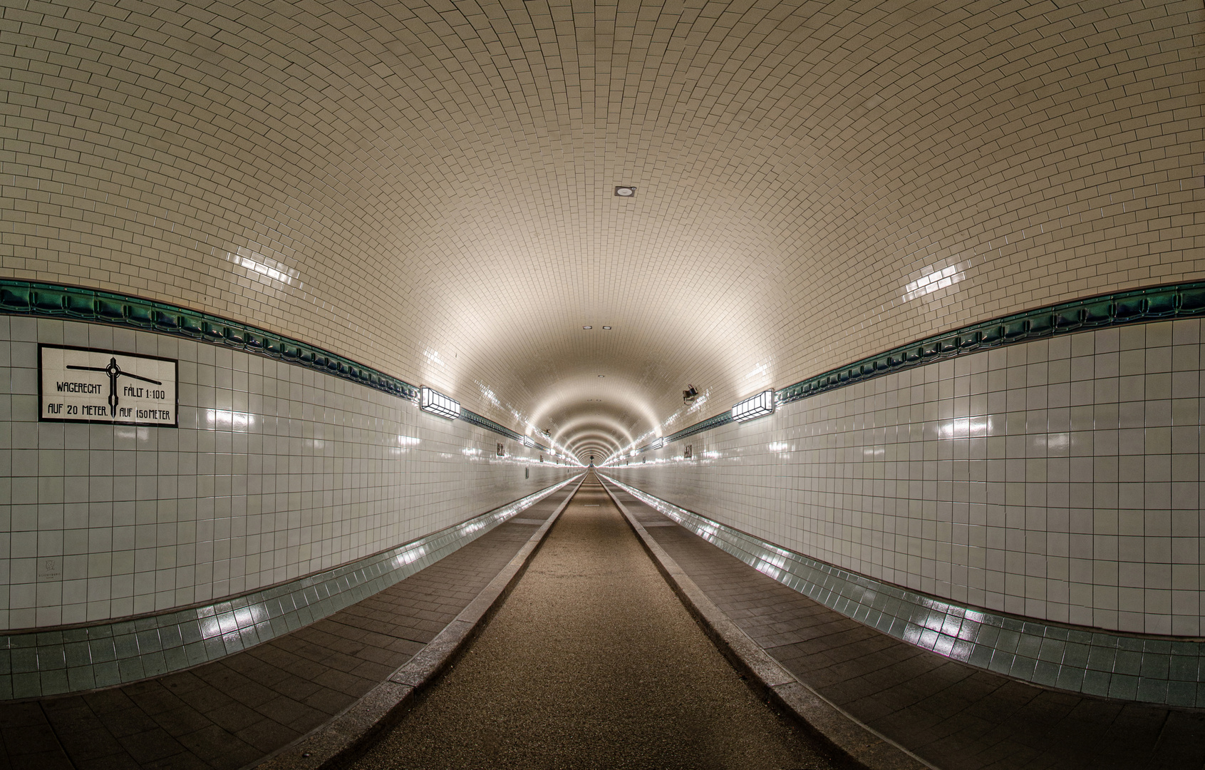 elbtunnel fisheye pano