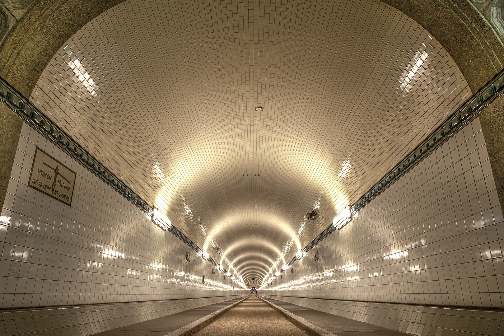 Elbtunnel I