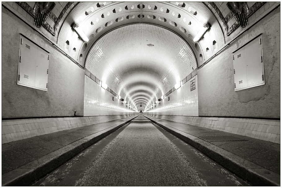 elbtunnel [manipulation]