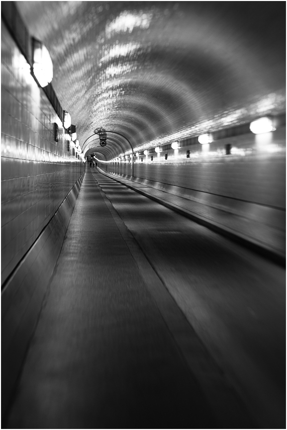 Elbtunnel Schwarz Weiss Foto Bild Deutschland Europe Hamburg Bilder Auf Fotocommunity