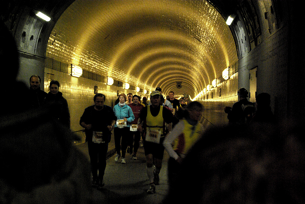 Elbtunnelmarathon 2008 - 4 man kriegt den Tunnelblick näch