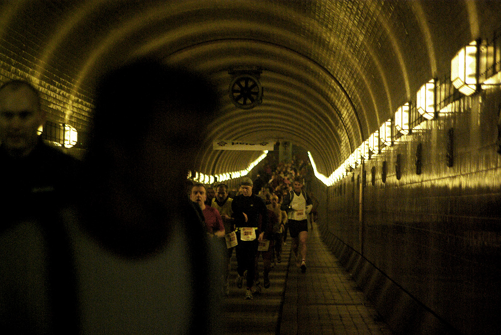 Elbtunnelmarathon 2008 - 9 bürgersteigüberholen ist eigentlich verboten