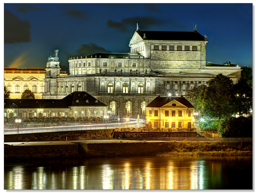 Elbufer & Semperoper