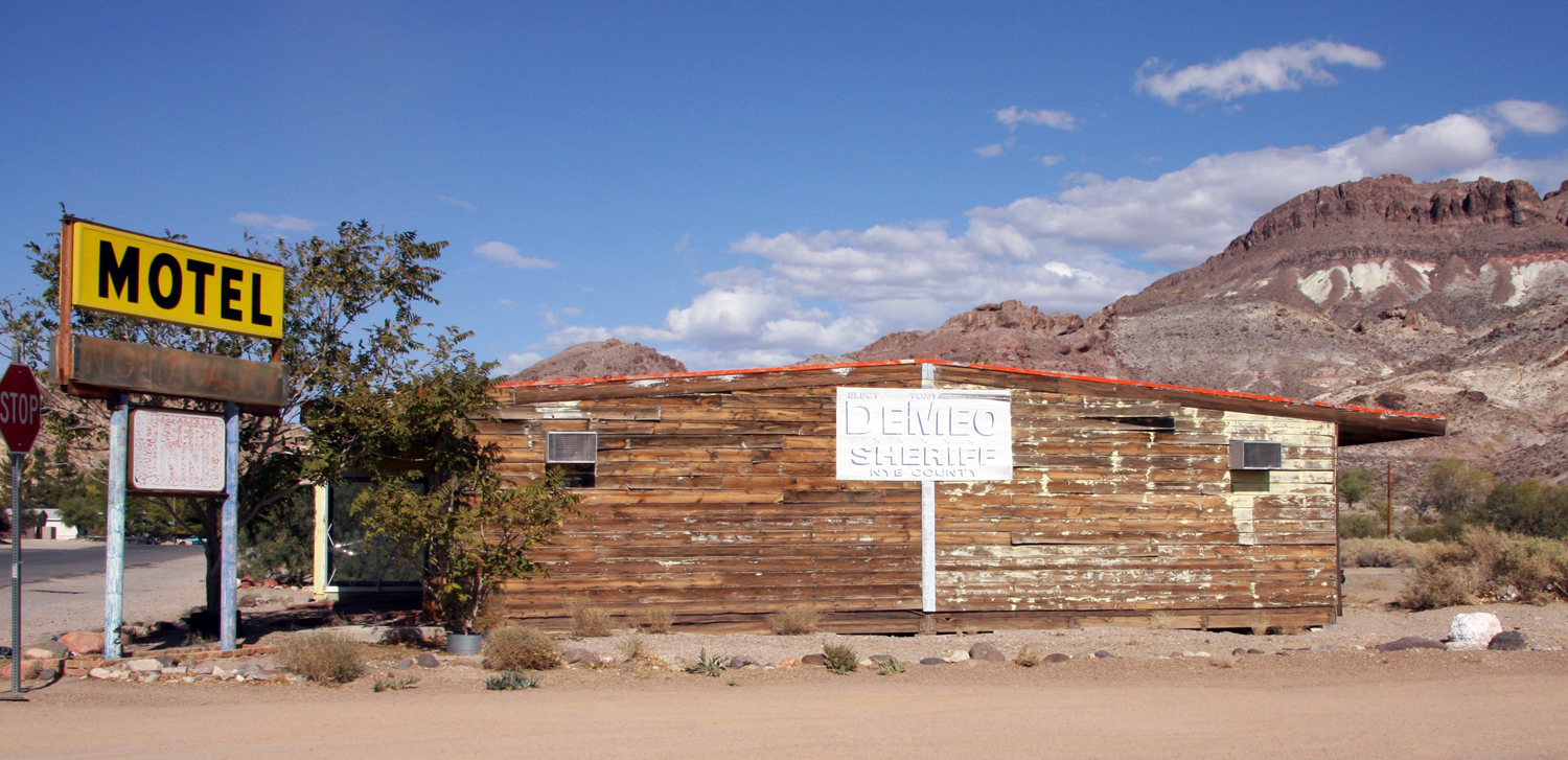 Election Sign of Sheriff "DeMeo" at Motel "Desert Inn" in "Middle of Nowhere"...