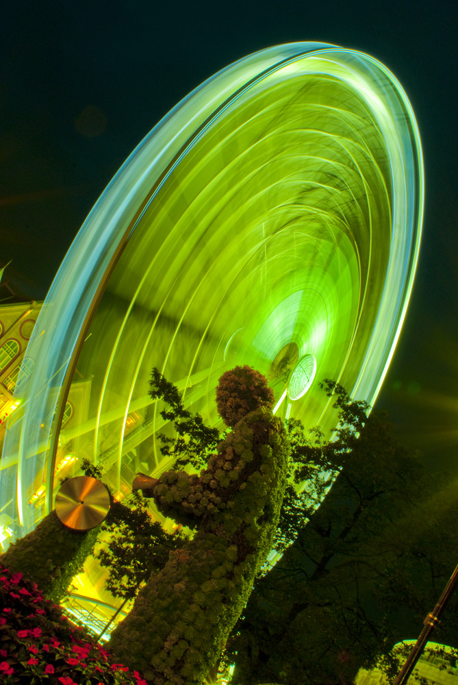 Electric Green Ferris Wheel