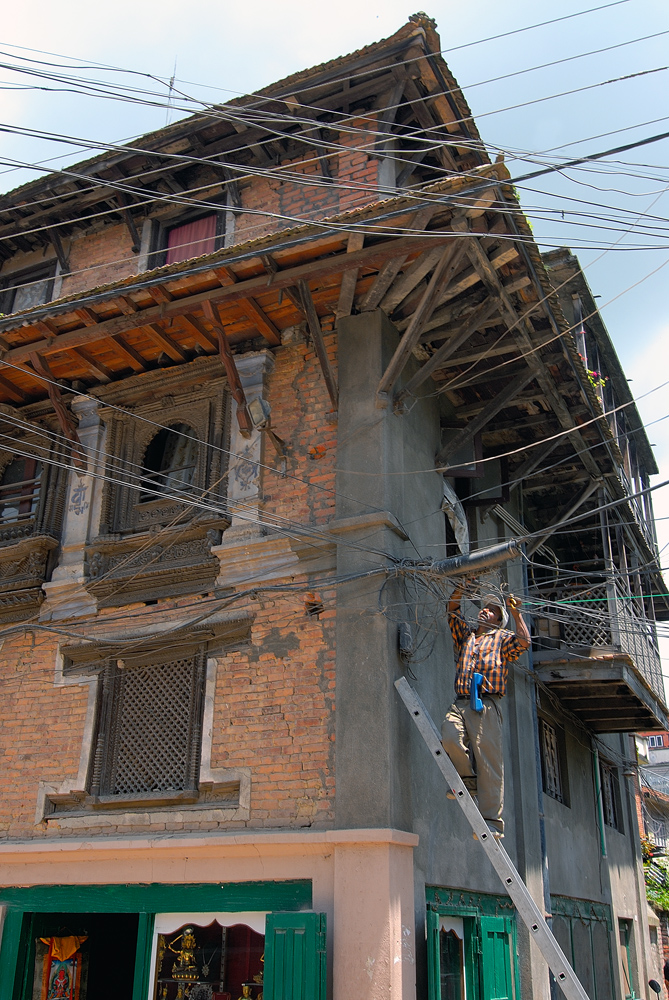 Electricity attendance on Patans power supply lines