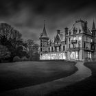 Eleganz in Monochrom: Schloss Schadau Thun