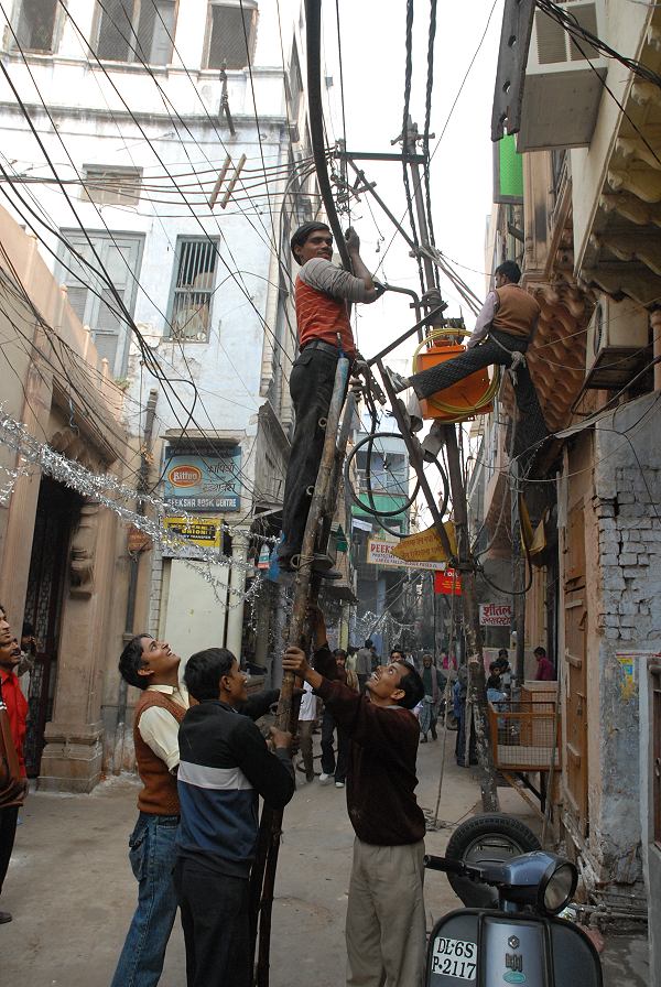 Elektriker In Indien Foto Bild Industrie Und Technik Energietechnik Hochspannungsmasten Bilder Auf Fotocommunity