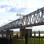 Elektritschka auf der Ob-Brücke