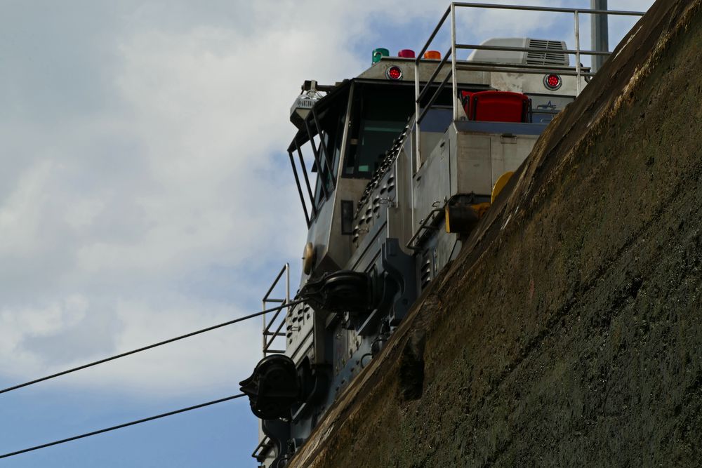 Elektrolokomotive in den Schleusen