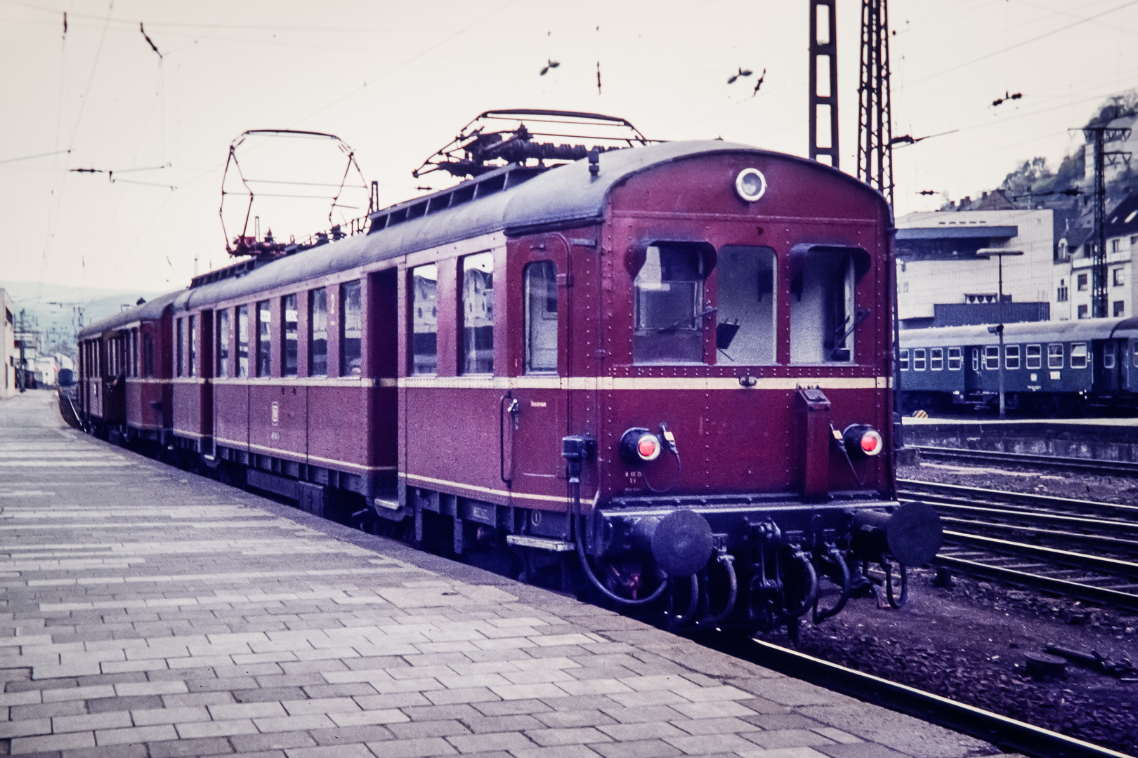 Elektrotriebwagen einer mir unbekannten Baureihe