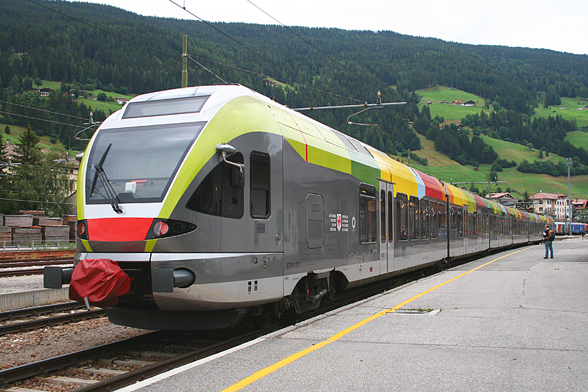 Elektrotriebwagen ETR 170 der Südtirol Bahn in Innichen