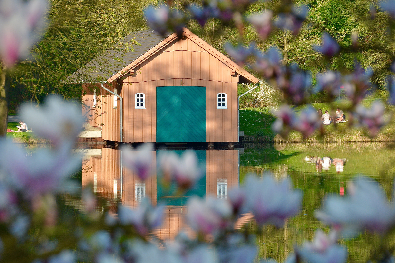 Elf Bilder aus dem Paradies vor der Tür