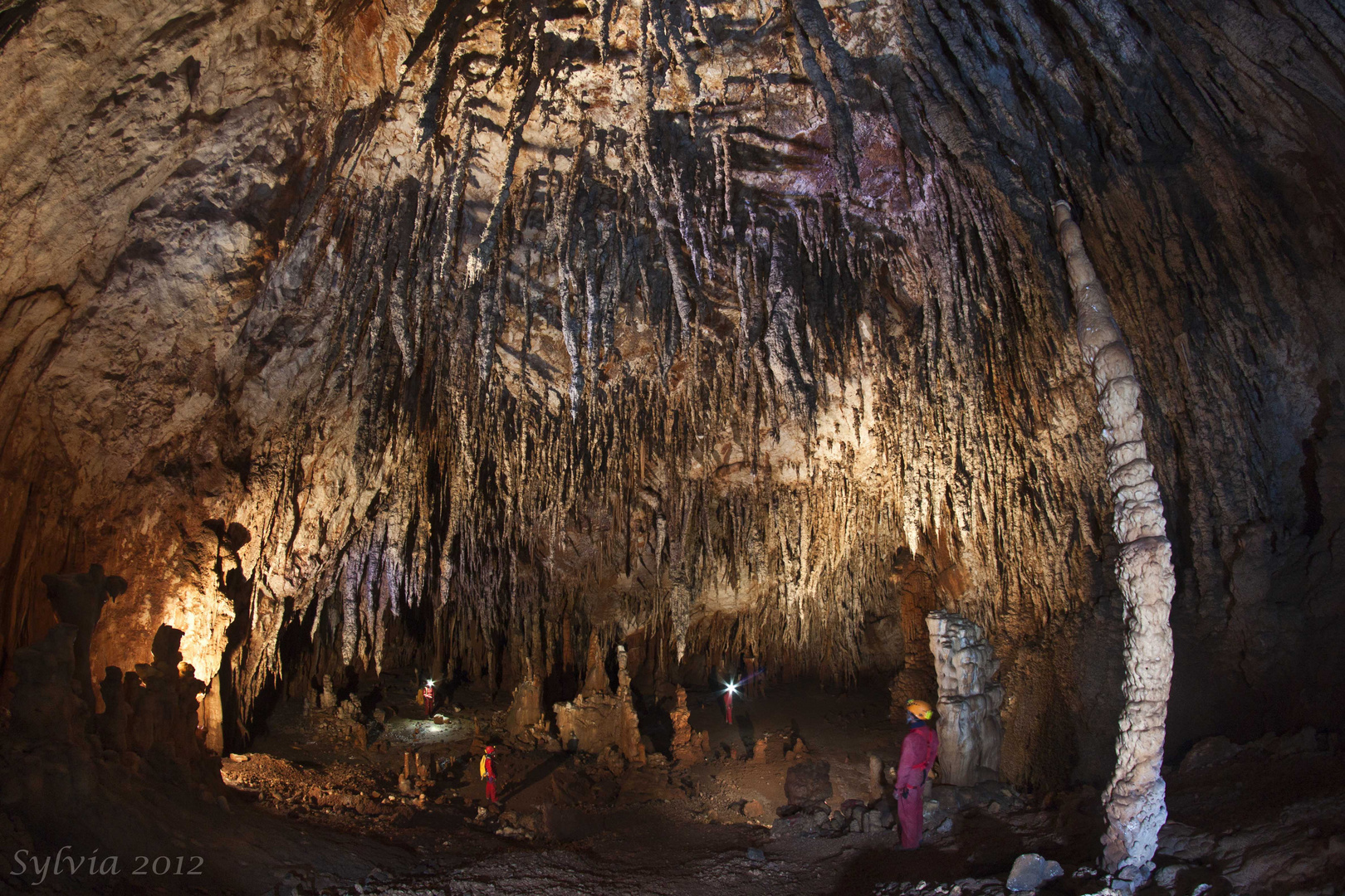 Elighes Artas cave