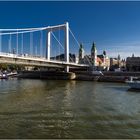 Elisabethbrücke und Pfarrkirche