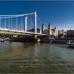 Elisabethbrücke und Pfarrkirche