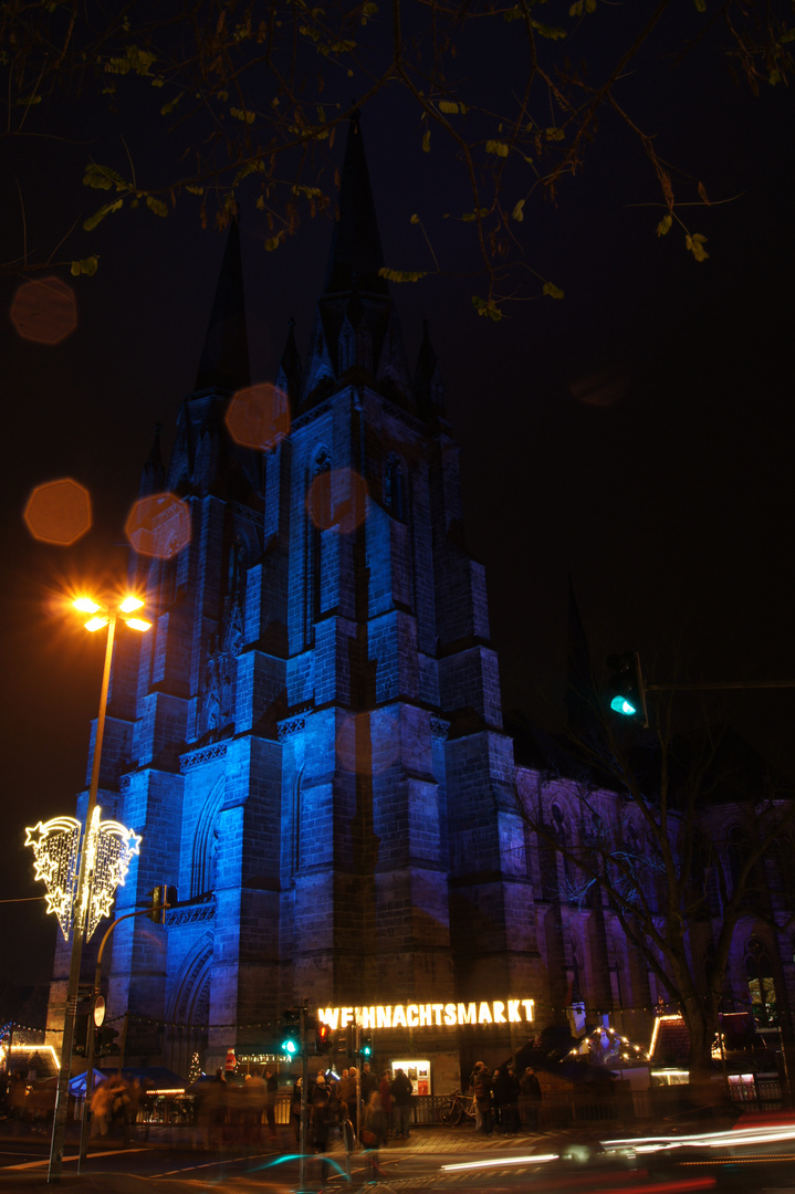 Elisabethkirche Marburg in Blau