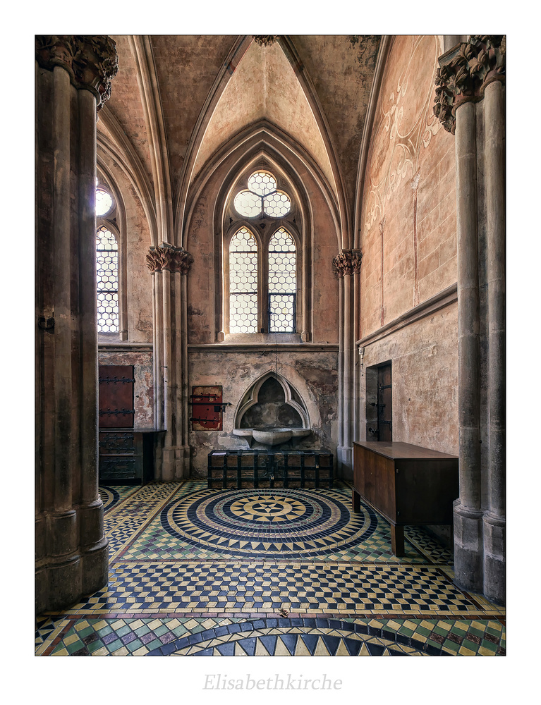 Elisabethkirche (Marburg) " Meisterwerk der deutschen Frühgotik, blick in die Sakristei..."