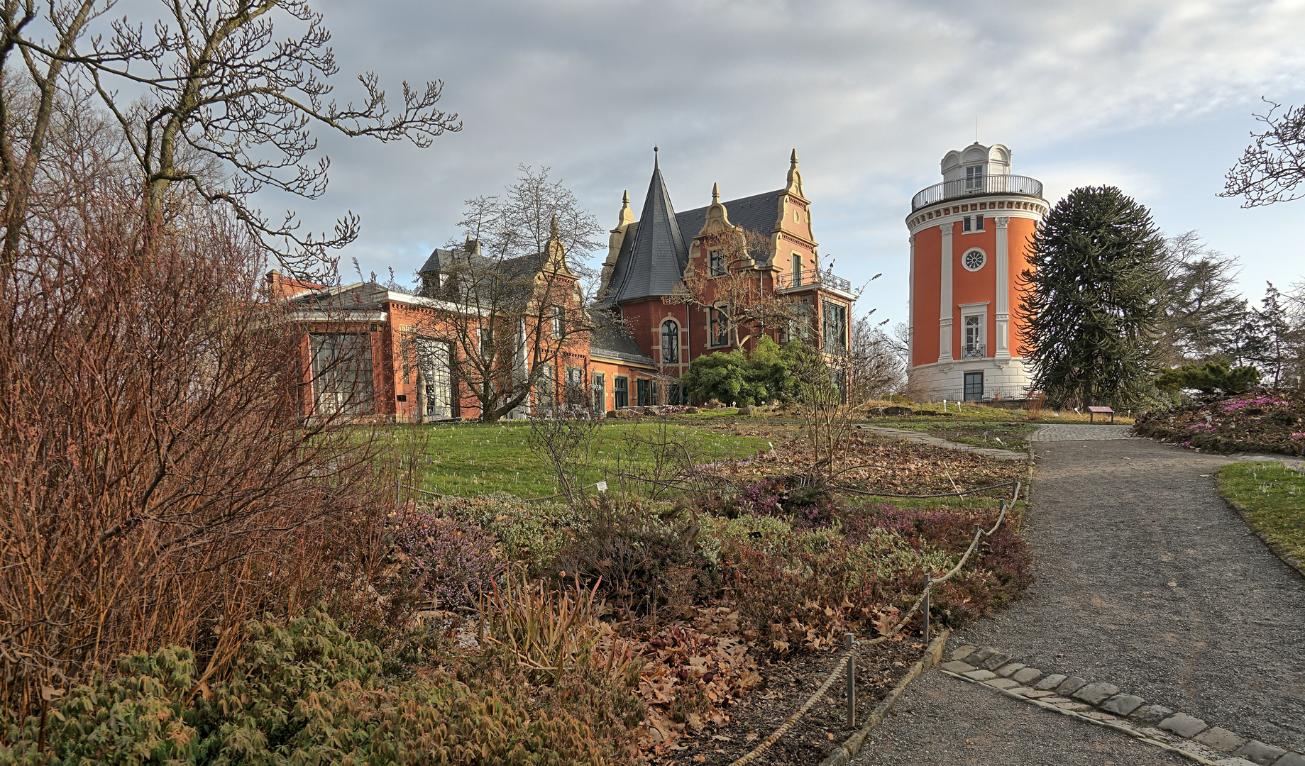 Elisenturm mit Orangerie