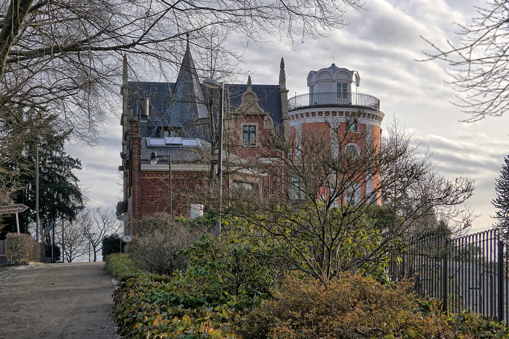 Elisenturm mit Orangerie