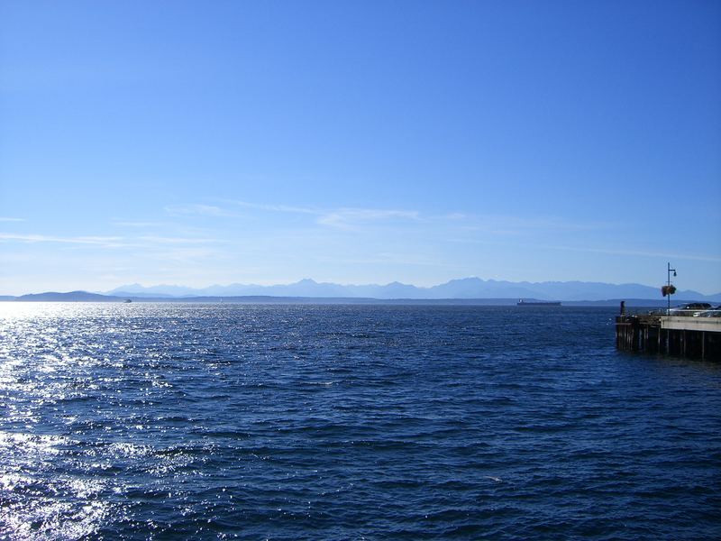 Elliott Bay und die Olympic Mountains